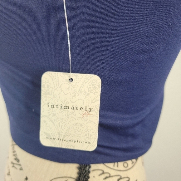 Free People M/L Scoop Neck Crop Top In Navy Blue NEW - Picture 5 of 7